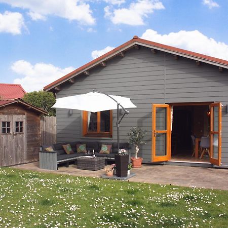 Villa Emilia - Gemütliches kinderfreundliches Blockhaus mit umzäuntem Garten Sint-Annaland Exterior foto