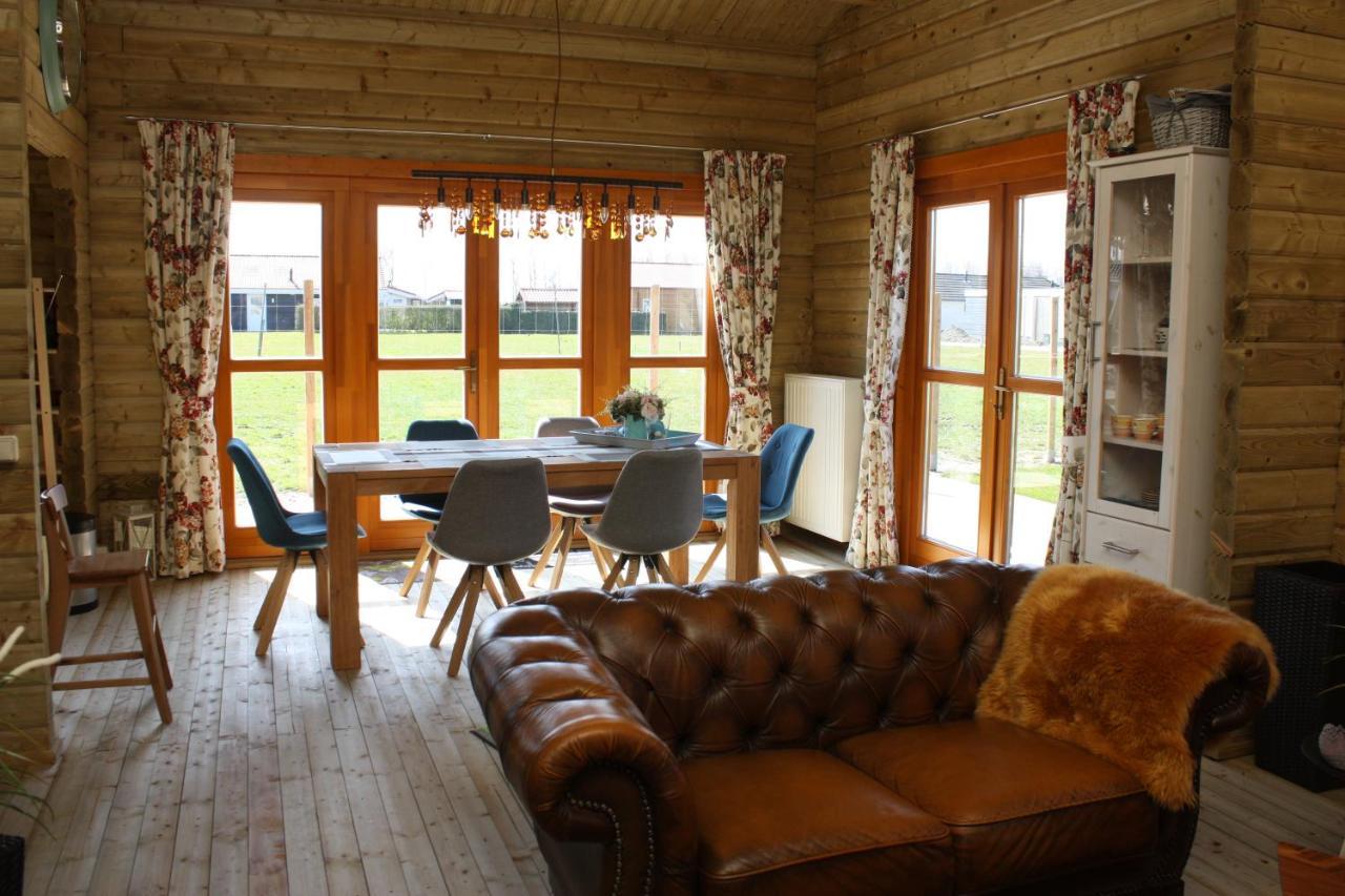 Villa Emilia - Gemütliches kinderfreundliches Blockhaus mit umzäuntem Garten Sint-Annaland Exterior foto