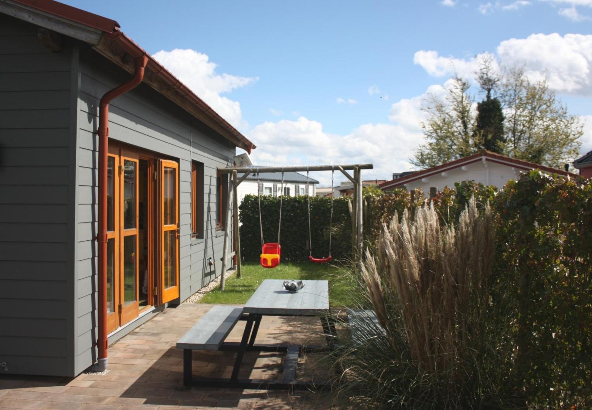Villa Emilia - Gemütliches kinderfreundliches Blockhaus mit umzäuntem Garten Sint-Annaland Exterior foto